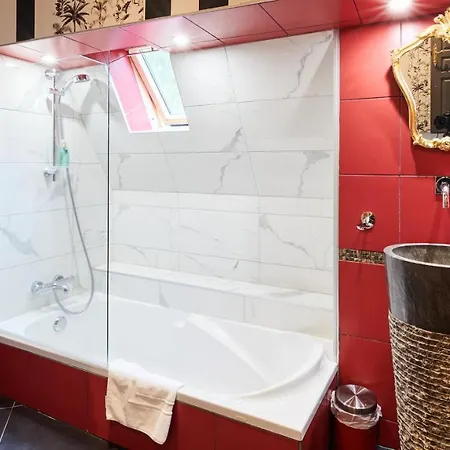 Manoir Des Lions De Bed & Breakfast