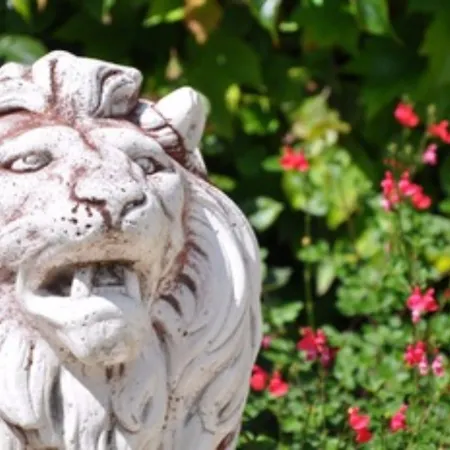 Manoir Des Lions De Nocleg ze śniadaniem