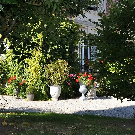 Bed & Breakfast Manoir Des Lions De 3*