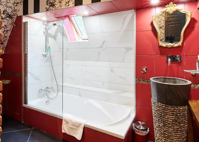 Manoir Des Lions De Отель типа 