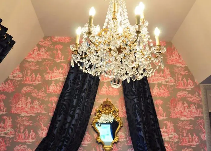 Manoir Des Lions De Bed & Breakfast 3*